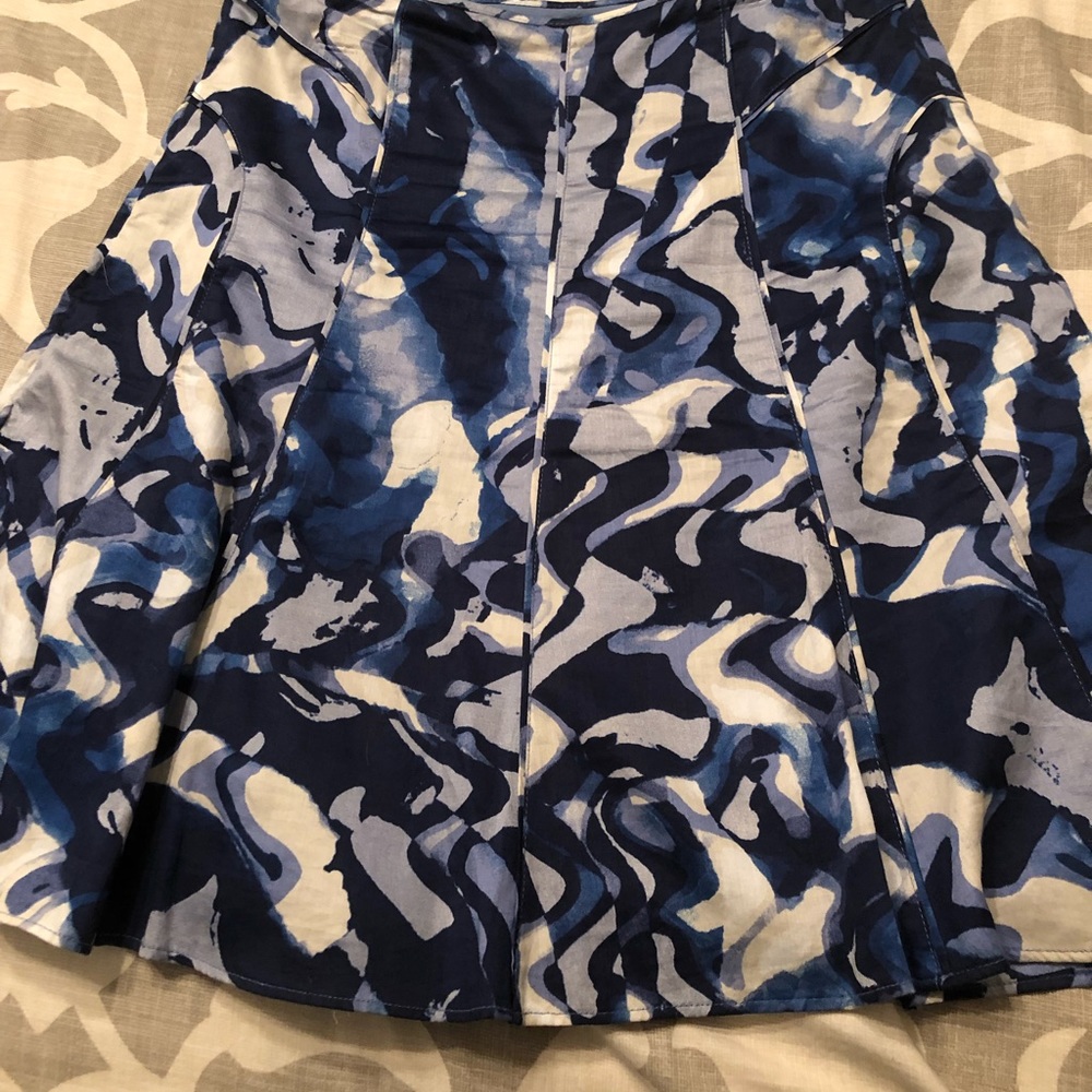 Beautiful blue & cream swirl tailored skirt, 4P